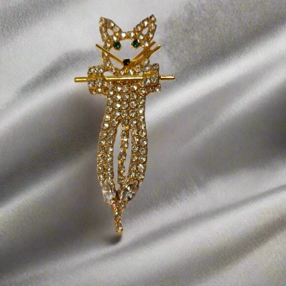 Gold Tone Rhinestone Cat Pin - Picture 1 of 9